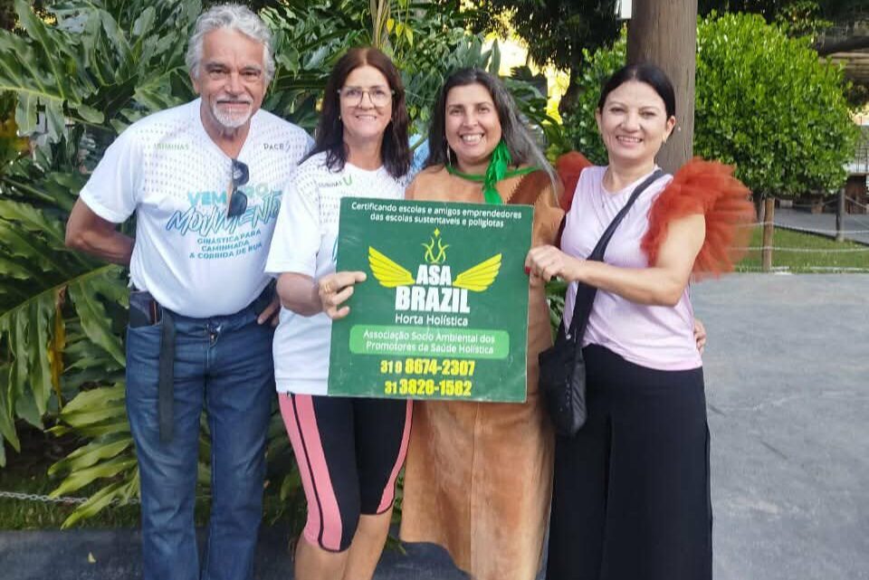 MELISSA RIBEIRO Faz Apresentação no SINTTROCEL CLUBE em CORONEL FABRICIANO (MG)